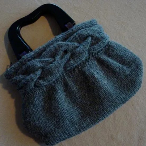 Captivating “Cable-Band” Bag!! (FREE Knitting Pattern)